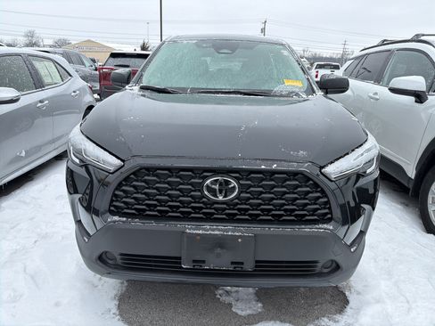 Used 2023 Toyota Corolla Cross L image 3