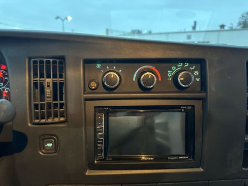 Used 2021 GMC Savana 2500 w/ Driver Convenience Package image 17