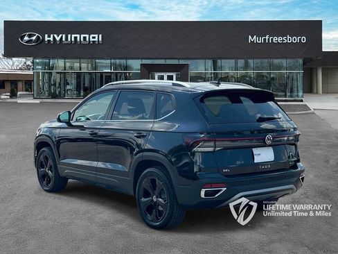 Used 2025 Volkswagen Taos SEL AWD/4WD image 8