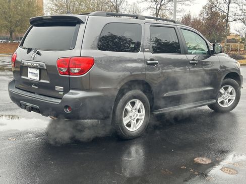 Used 2016 Toyota Sequoia SR5 image 9
