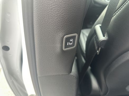 New 2026 Chrysler Pacifica Select FWD image 19