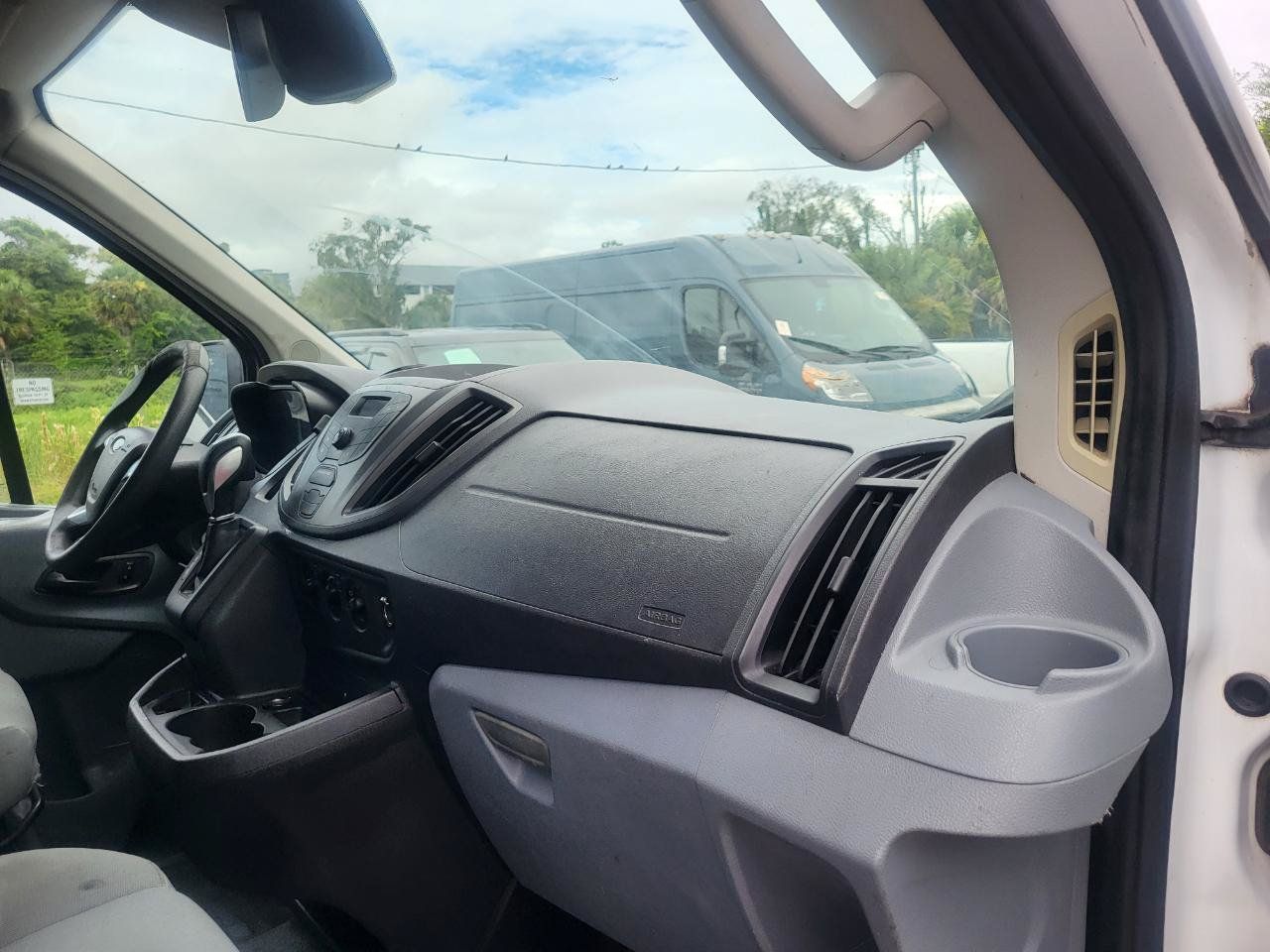 Used 2016 Ford Transit 250 130 Low Roof w/ Exterior Upgrade Package RWD image 11