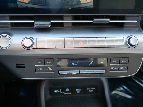 Certified 2025 Hyundai Kona SEL image 27