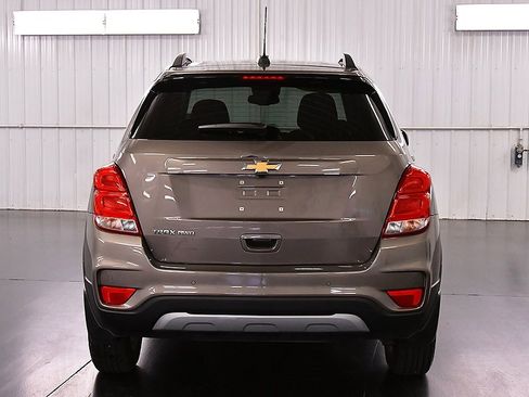 Used 2021 Chevrolet Trax LT w/ Driver Confidence Package image 6