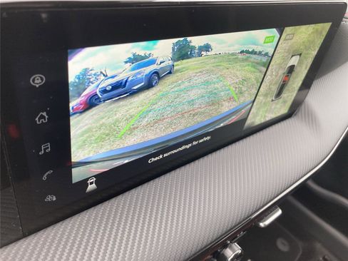 New 2025 Nissan Kicks SR image 16