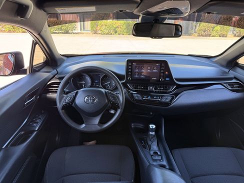 Used 2019 Toyota C-HR LE FWD image 17