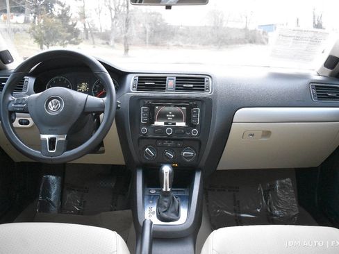 Used 2012 Volkswagen Jetta SEL image 17