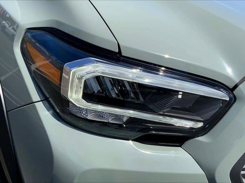 Certified 2023 Toyota Tacoma TRD Off-Road image 27