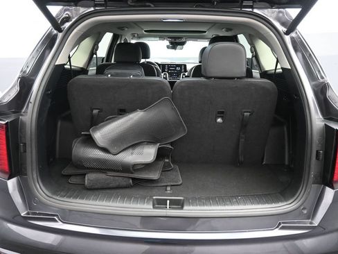 Certified 2021 Kia Sorento EX FWD image 24