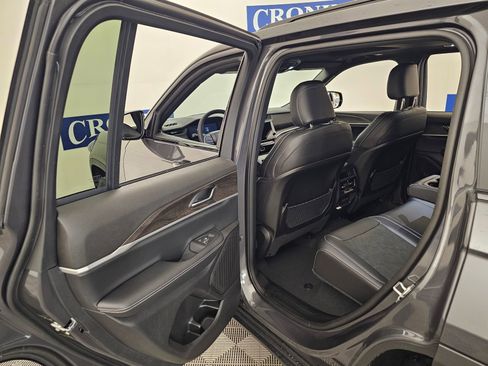 New 2026 Jeep Grand Cherokee Laredo image 33