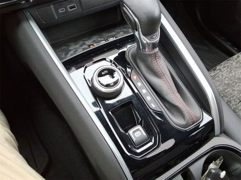 Certified 2024 Chevrolet Colorado Z71 w/ Z71 Convenience Package 2 image 34