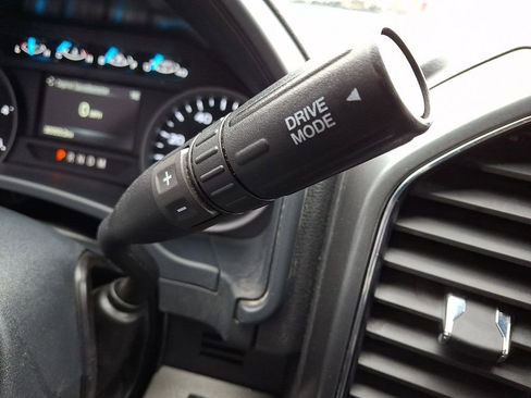 Certified 2022 Ford F350 XLT w/ Black Appearance Package image 13