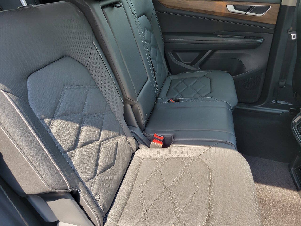 Used 2026 Volkswagen Atlas SE FWD image 11