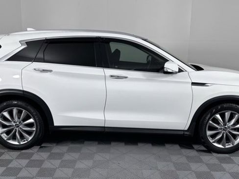 Used 2019 INFINITI QX50 Luxe w/ Navigation Package image 9