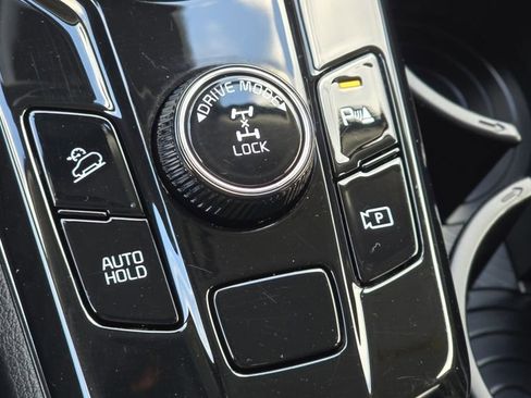 Used 2023 Kia Sportage LX image 8