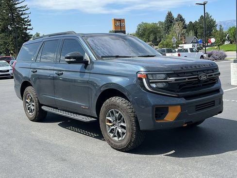 Used 2025 Ford Expedition Tremor AWD/4WD image 3