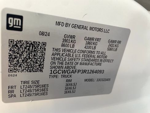 Used 2024 Chevrolet Express 2500 w/ Driver Convenience Package image 14