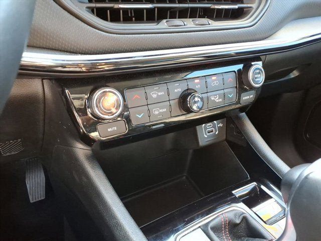 Used 2022 Jeep Compass Trailhawk w/ Trailhawk Convenience Group AWD/4WD image 19
