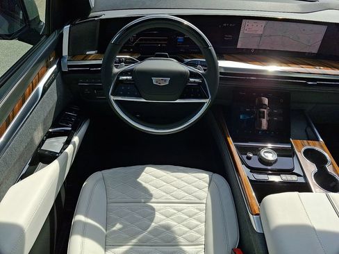 Used 2026 Cadillac Escalade Platinum Sport w/ LPO, ONYX Package AWD/4WD image 11