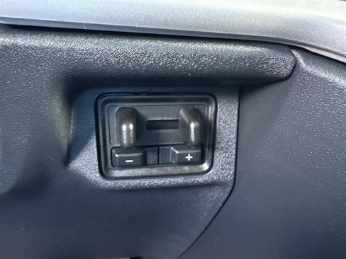 Used 2025 Ford Expedition Max Active AWD/4WD image 18