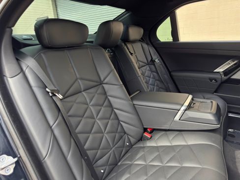 Used 2024 BMW 740i w/ Premium Package 2 RWD image 46