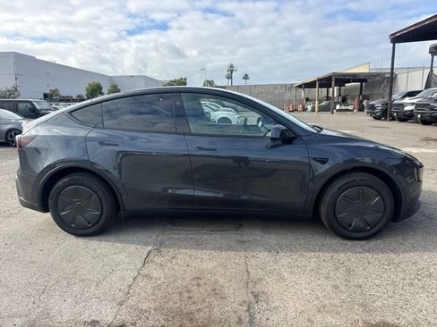 Used 2026 Tesla Model Y 2WD image 4