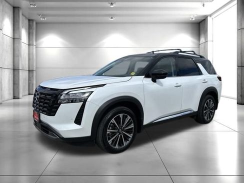 New 2026 Nissan Pathfinder Platinum w/ Cargo Package AWD/4WD image 4