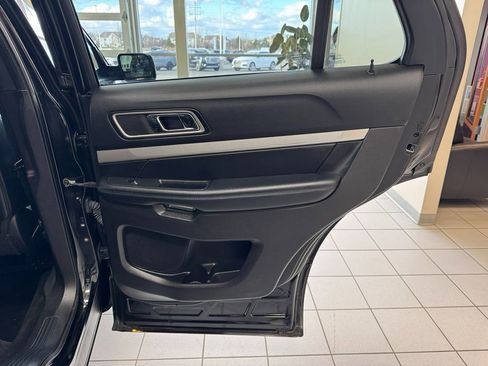 Used 2017 Ford Explorer XLT w/ Equipment Group 202A image 43