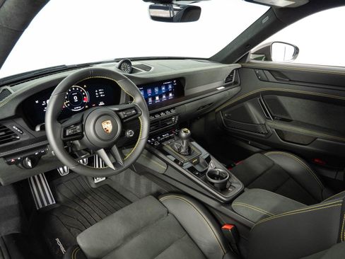 Used 2026 Porsche 911 GT3 RWD image 4