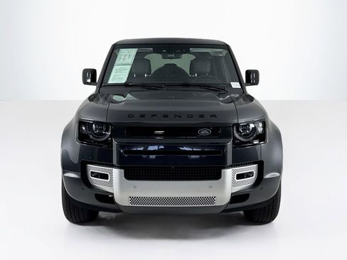 Used 2024 Land Rover Defender 110 SE image 8