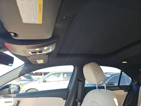 Used 2021 Mercedes-Benz A 220 image 6