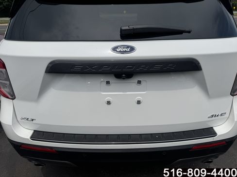 Used 2022 Ford Explorer XLT w/ Equipment Group 202A AWD/4WD image 39