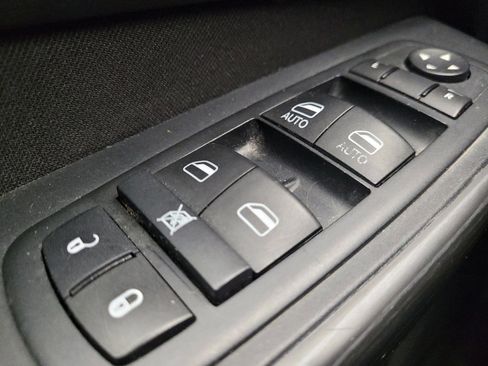 Used 2015 Jeep Cherokee Latitude image 27