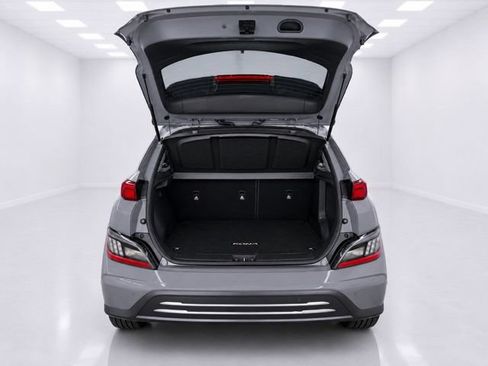 Used 2023 Hyundai Kona Limited FWD image 11