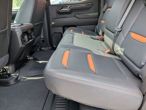 Certified 2025 GMC Sierra 1500 AT4 w/ AT4 Premium Package AWD/4WD image 23