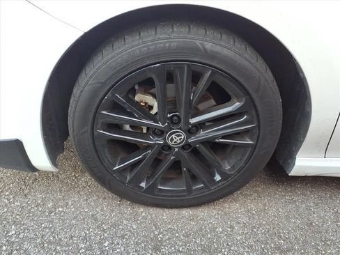 Used 2025 Toyota Camry SE FWD image 4