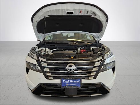 New 2026 Nissan Rogue Platinum image 4