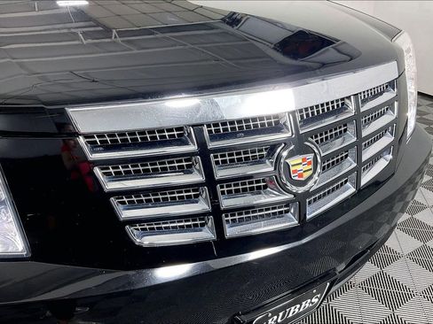 Used 2013 Cadillac Escalade Luxury image 40