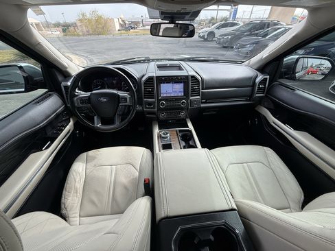 Used 2019 Ford Expedition Platinum image 13