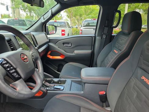 Used 2022 Nissan Frontier Pro-X RWD image 17