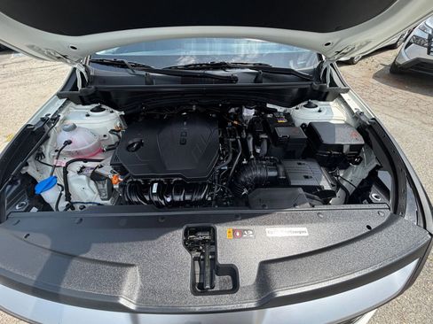 Used 2025 Kia Sportage LX FWD image 37