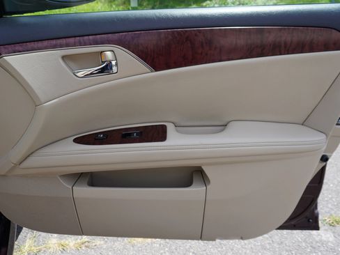 Used 2012 Toyota Avalon Limited FWD image 16