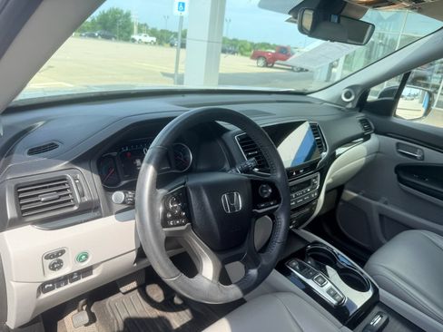 Used 2022 Honda Pilot Touring image 9