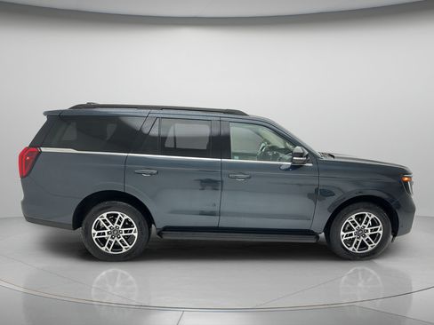 Used 2025 Ford Expedition Active AWD/4WD image 4