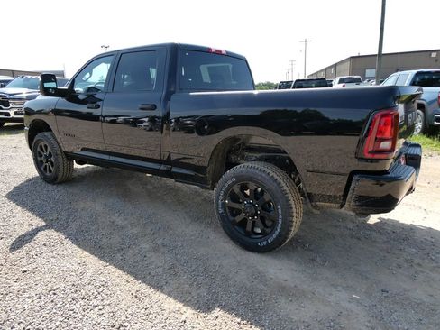 New 2026 RAM 2500 Big Horn AWD/4WD image 6
