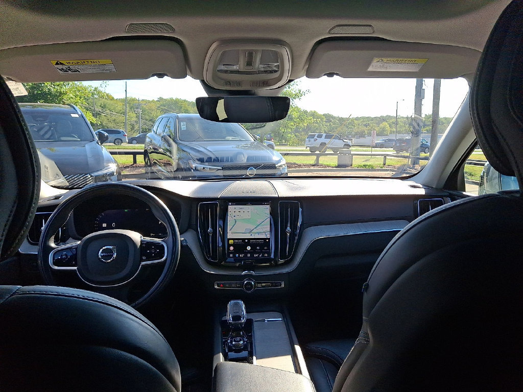Used 2022 Volvo XC60 B5 Inscription w/ Advanced Package FWD image 10