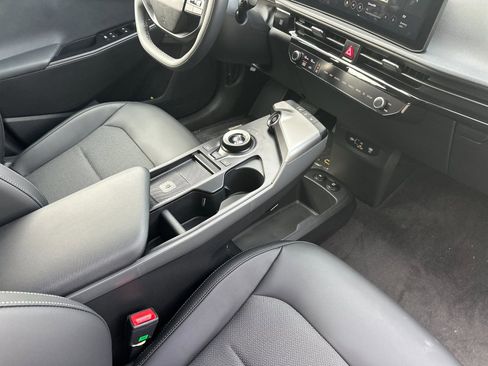 New 2025 Kia EV6 Light w/ Light LR Technology Package image 16