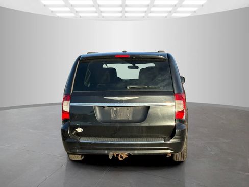 Used 2011 Chrysler Town & Country Touring-L w/ Entertainment Group #2 image 6