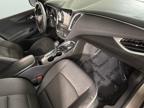 Used 2022 Chevrolet Malibu LT image 32