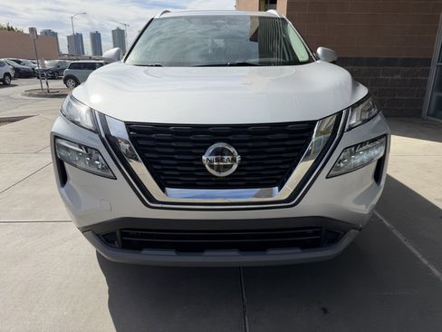 Used 2021 Nissan Rogue SV w/ Premium Package image 10